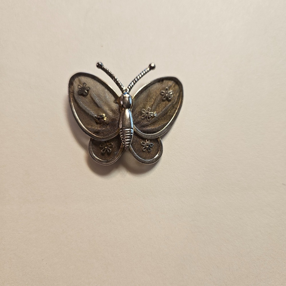 Silver Toned‎ Mesh Butterfly Shaped Brooch Pendant